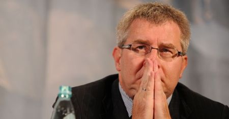 Syn posła Czarneckiego DŹGNĄŁ PRZYJACIELA NOŻEM? Zastał żonę w "kłopotliwej sytuacji"
