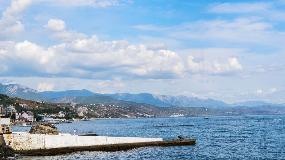 The south coast of CrimeaThe south coast of Crimea. View of Alushta and the Crimean mountains from the Professor's Corner. September 2021engineervoshkinlandmark, professors corner, panorama