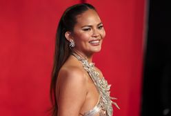 Oscary 2024. Chrissy Teigen w "nagiej" sukience. A jednak wszystko było zakryte