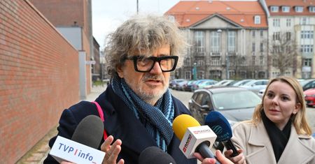 Palikot wyszedł z aresztu. "Będę żądał odszkodowania"