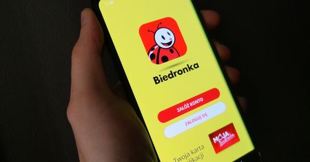 Biedronka ma nową aplikację. Potrząśnij telefonem, by zaoszczędzić