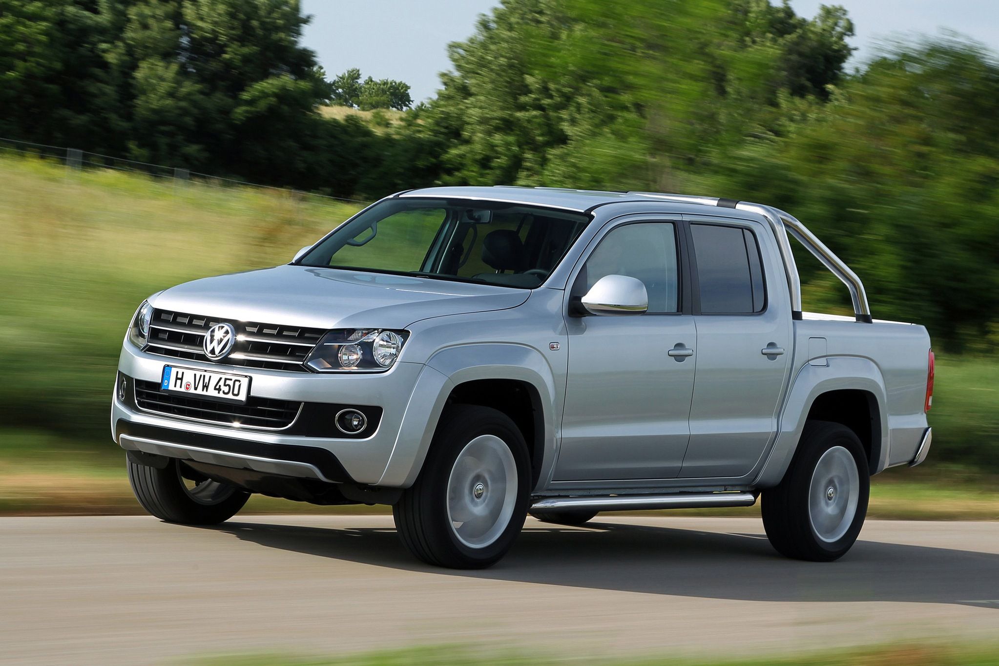 Dysponując kwotą 50 tys. zł, można już poszukać Volkswagena Amaroka. Jest to o tyle bezpieczny wybór, że silnik jest bardzo popularną konstrukcją.