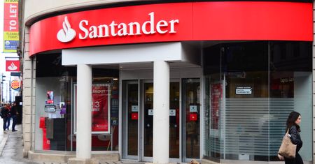 Santander zawiódł oczekiwania analityków. Zyski spadły o połowę