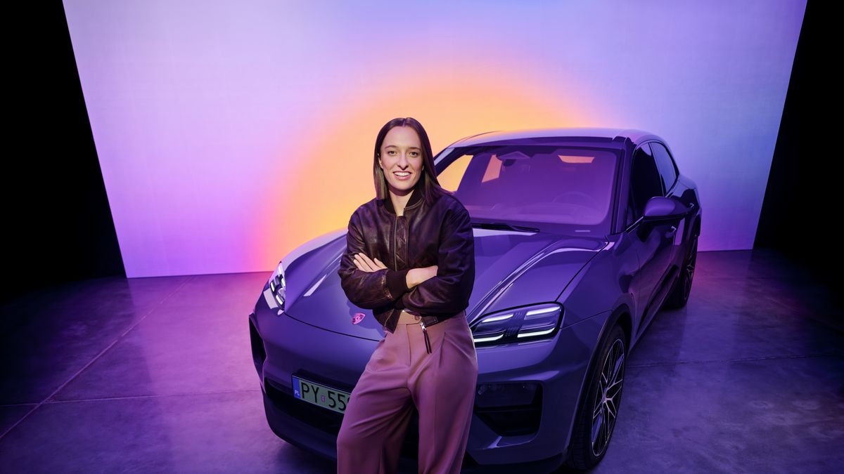 Iga Świątek z nowym Porsche Macanem