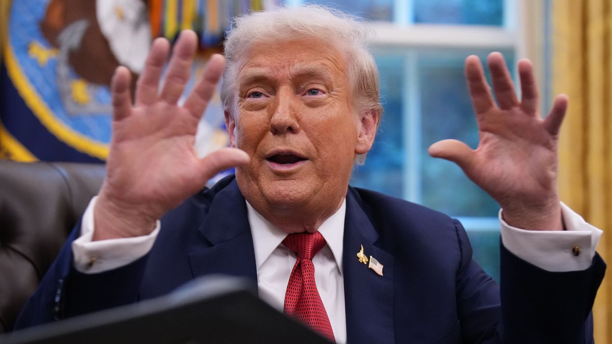 WASHINGTON, DC - SEPTEMBER 25: U.S. President Donald Trump speaks in the Oval Office of the White House on September 25, 2025 in Washington, DC. Trump is expected to sign executive orders, including approving a partial sale of TikTok’s U.S. operations, following a 2024 law requiring parent company ByteDance to divest or face a ban. (Photo by Andrew Harnik/Getty Images)