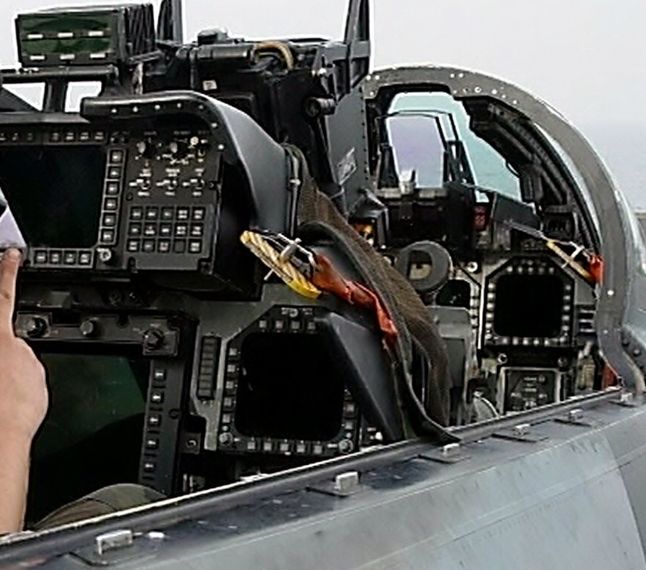F-14 - stanowisko pilota i RIO (fot. Domena publiczna)