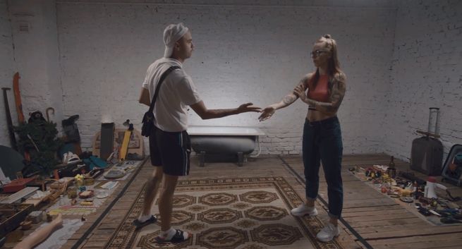 Niedorzeczne sposoby na otwarcie piwa Łomża Jasne Pełne (wideo)