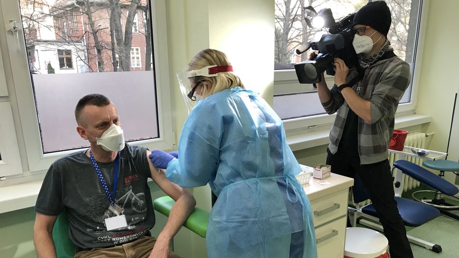 Szczepionka na COVID. Szczepienia cieszą się ogromnym zainteresowaniem. Wykorzystano wszystkie dostępne dawki