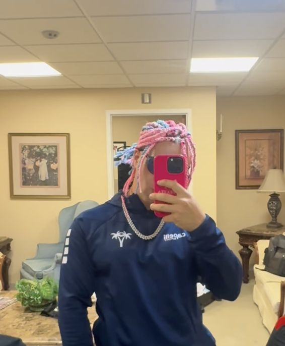 Skolim zaskoczył nową fryzurą