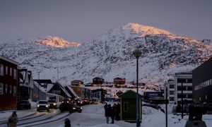 Grenlandczycy mają dość. Wywieszają kartki na drzwiach