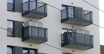 Na rynku pierwotnym mieszkania bez balkonu są droższe. Dlaczego?