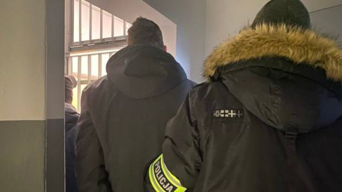 Mężczyzna zaatakował nieletnich i obcokrajowców