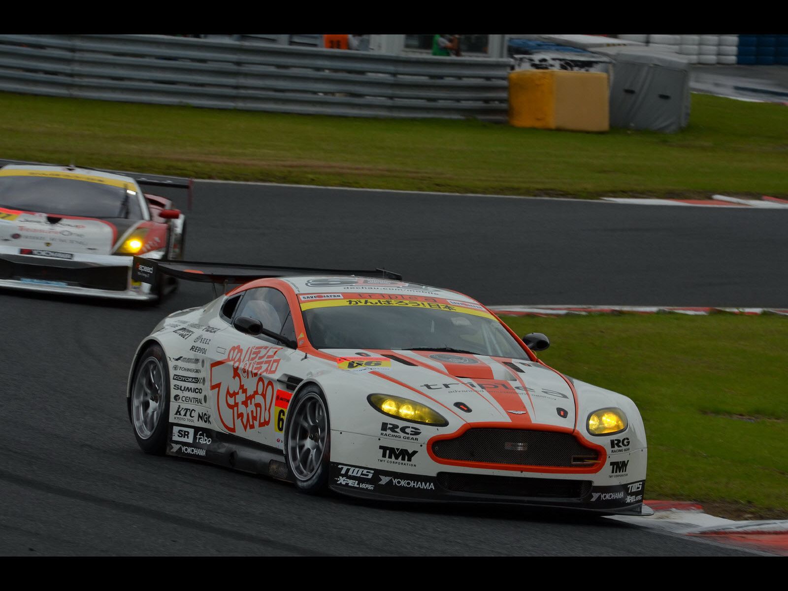 Jedną wygraną w GT300 zanotował Aston Martin.
