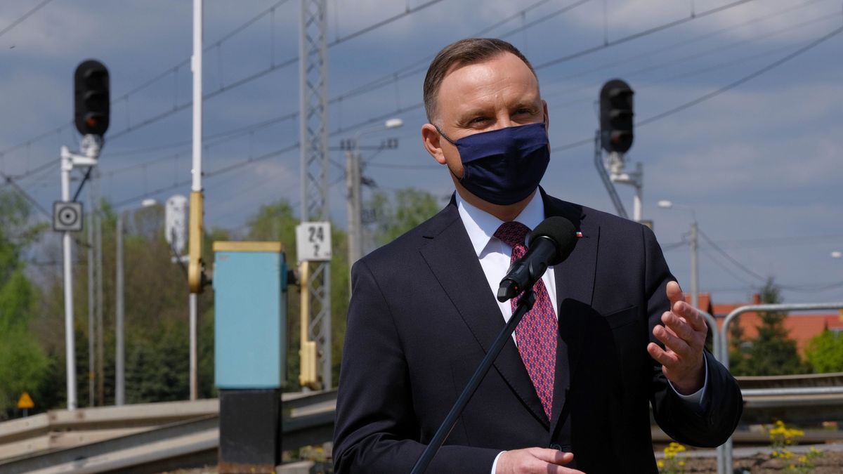 Wybory prezydenckie 2020. Prezydent RP Andrzej Duda podczas oświadczenia dla mediów 7 maja.