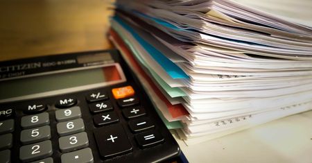 Fiskus na tropie fikcyjnych faktur i transakcji. Kto może spodziewać się kontroli?