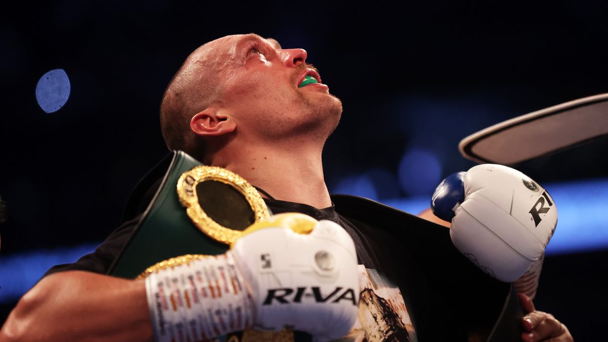 LONDON, ENGLAND - SEPTEMBER 25: Oleksandr Usyk celebrates after being crowned the new World Champion following the Heavyweight Title Fight between Anthony Joshua and Oleksandr Usyk at Tottenham Hotspur Stadium on September 25, 2021 in London, England. (Photo by Julian Finney/Getty Images)
