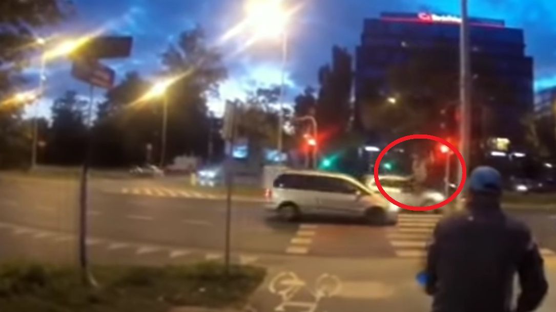 rowerzysta warszawa wypadek