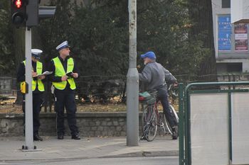 Poznań: Rowerzyści na chodnikach dostają mandaty. Brakuje infrastruktury?