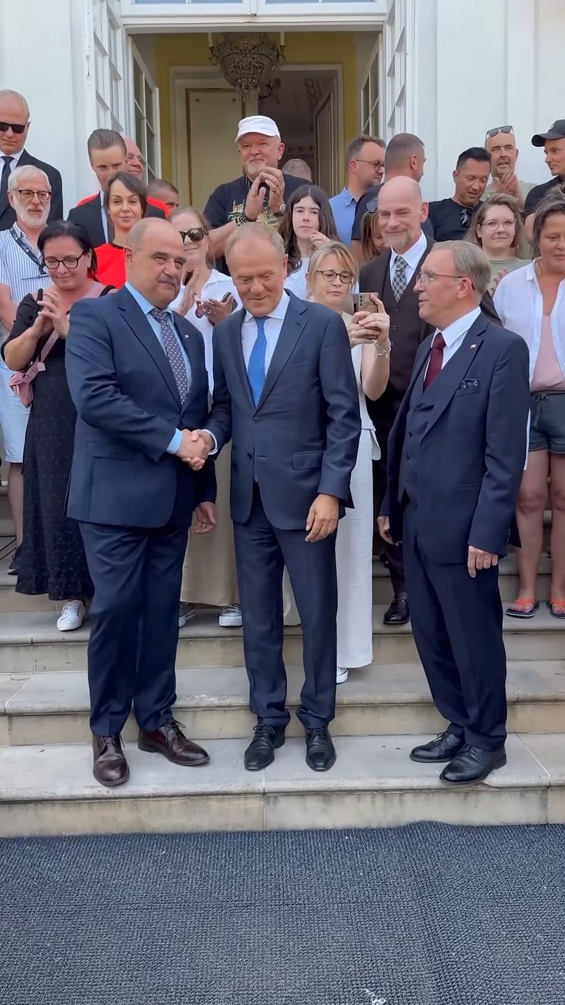 Donald Tusk przybył na plan "Rancza"