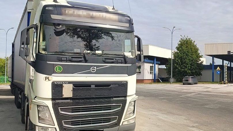 Kierowca ciężarówki zasnął za kierownicą