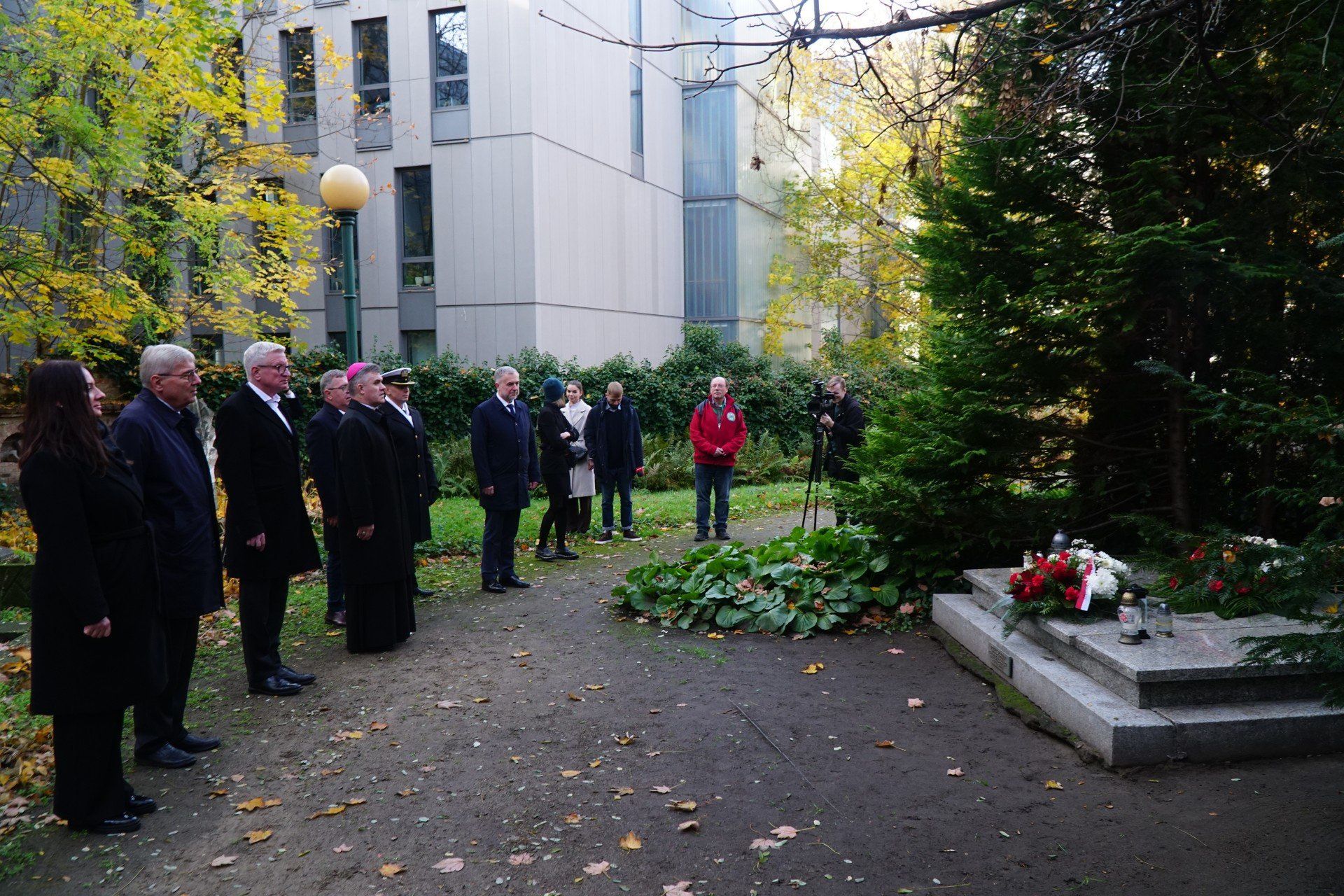 Złożenie kwiatów na grobach zasłużonych Wielkopolan