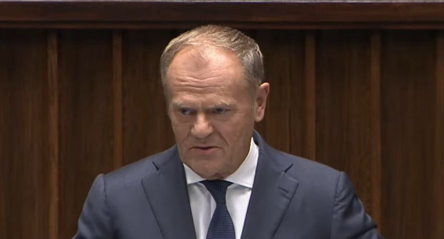 Kancelaria premiera ma 1,2 mln zł do wydania. Sześć ofert w outdoorowym przetargu