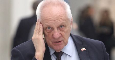 Stefan Niesiołowski straci immunitet? "Przyjmował korzyści osobiste w postaci usług seksualnych"