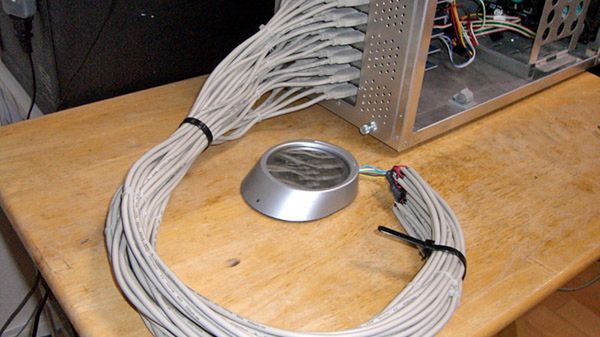 Jak wykorzystać 30 portów USB połączonych razem? 1