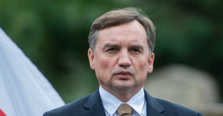 Sensacyjne doniesienia. Ziobro miał zlecić inwigilację swojej narzeczonej