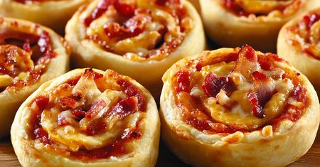 Drożdżowe ślimaki robię z ciasta na pizzę. Smakują jak spełnienie marzeń