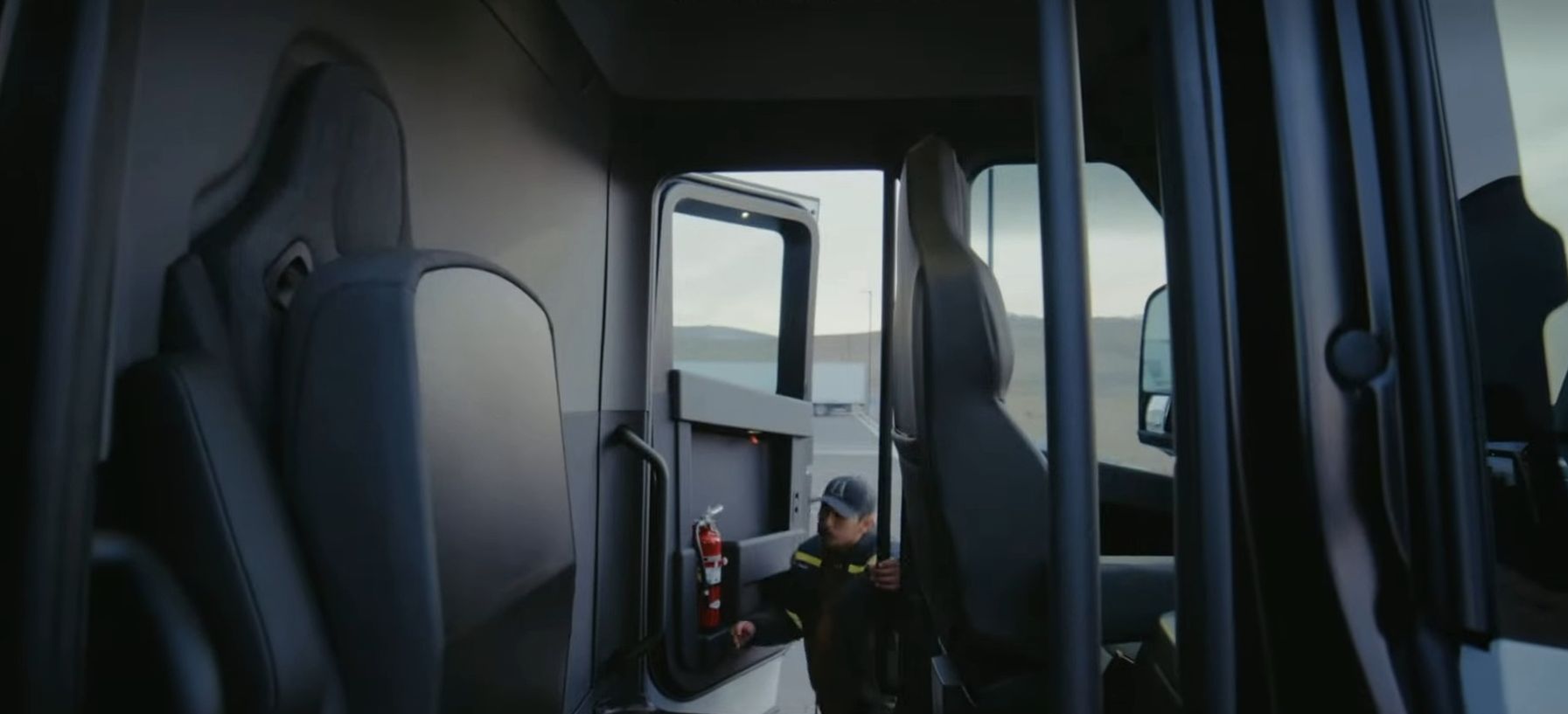 Tesla Semi wnętrze