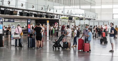 Urlopowicze pod lupą. Chodzi o wariant Delta