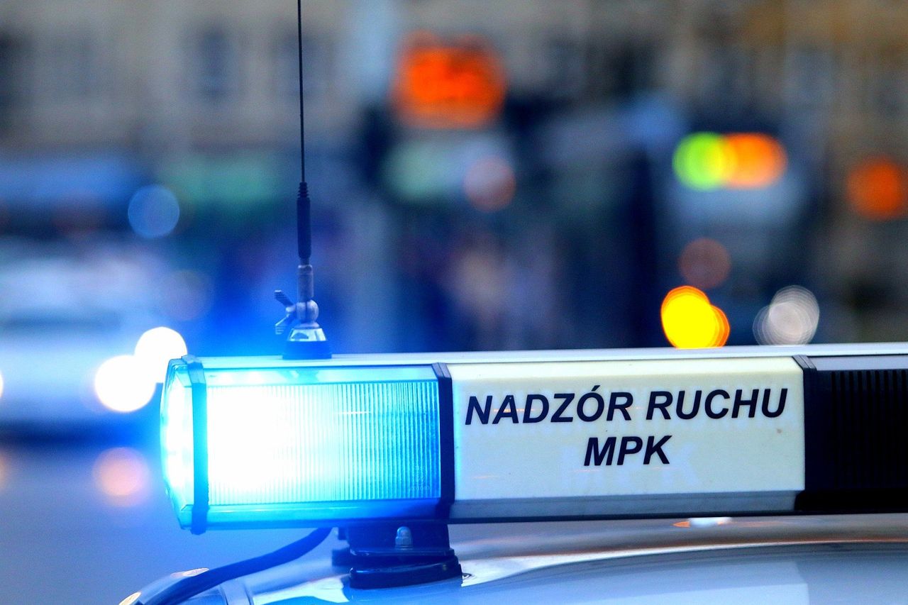 Łódź: Awaria tramwajów na Kurczakach. Pasażerowie do pracy i szkół jadą komunikacją zastępczą