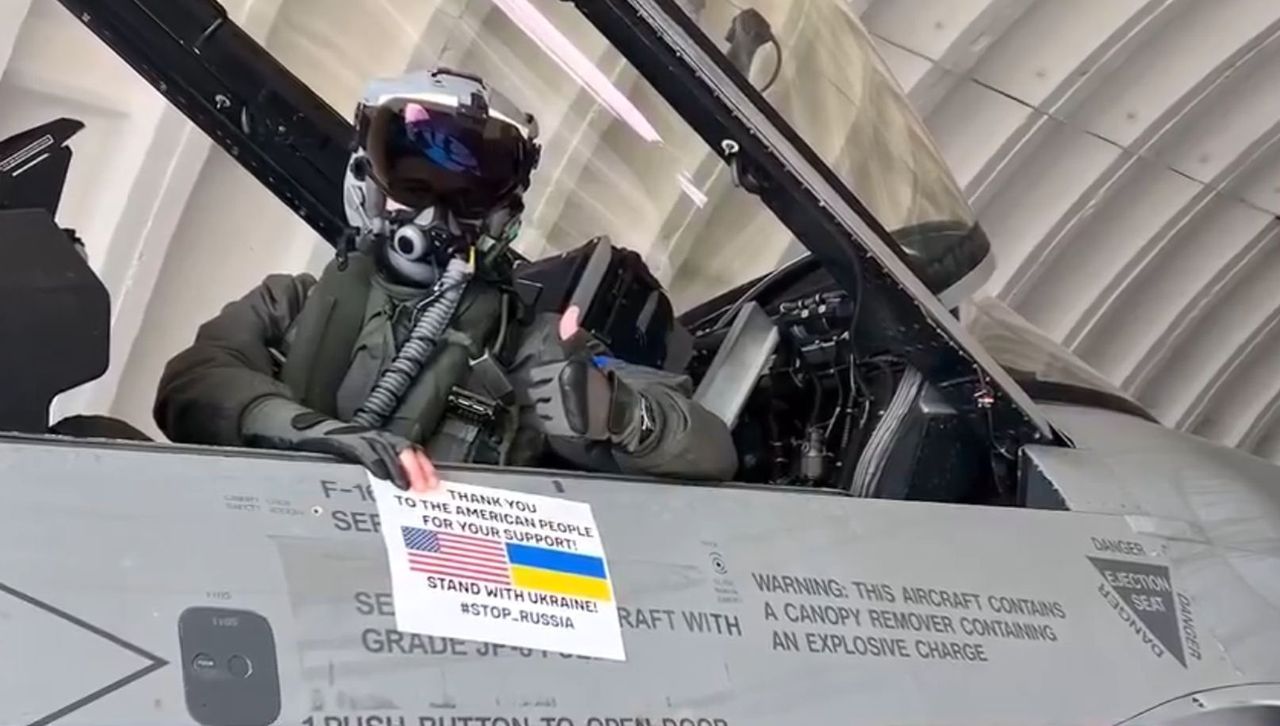 Ukrainischer Pilot dankt USA aus F-16: Botschaft für die Freiheit