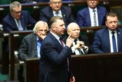 "Trzech muszkieterów" PiS. Za plecami Kaczyńskiego toczy się ambicjonalna gra liderów