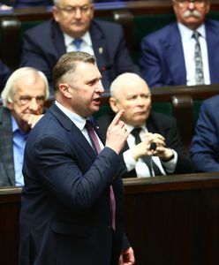 "Trzech muszkieterów" PiS. Za plecami Kaczyńskiego toczy się ambicjonalna gra liderów