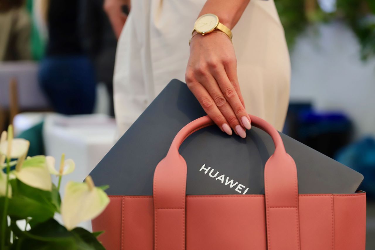 Idealny laptop dla aktywnej kobiety? Poznaj Huawei Matebook X Pro