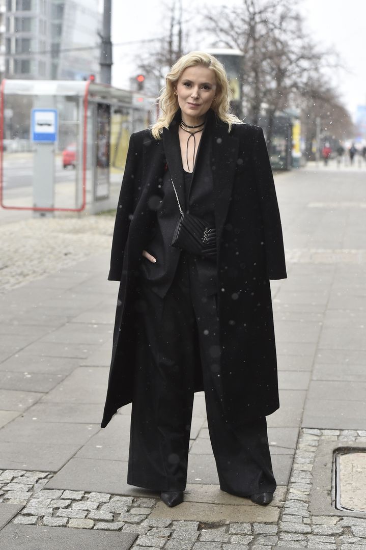 Halina Mlynkova w czarnym total looku 