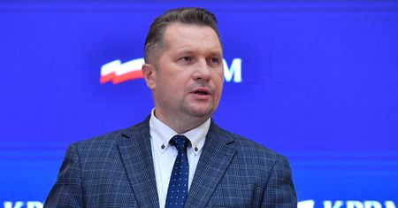 Opozycja bije w Czarnka. "Podręcznik do HiT to obrzydliwy ściek"