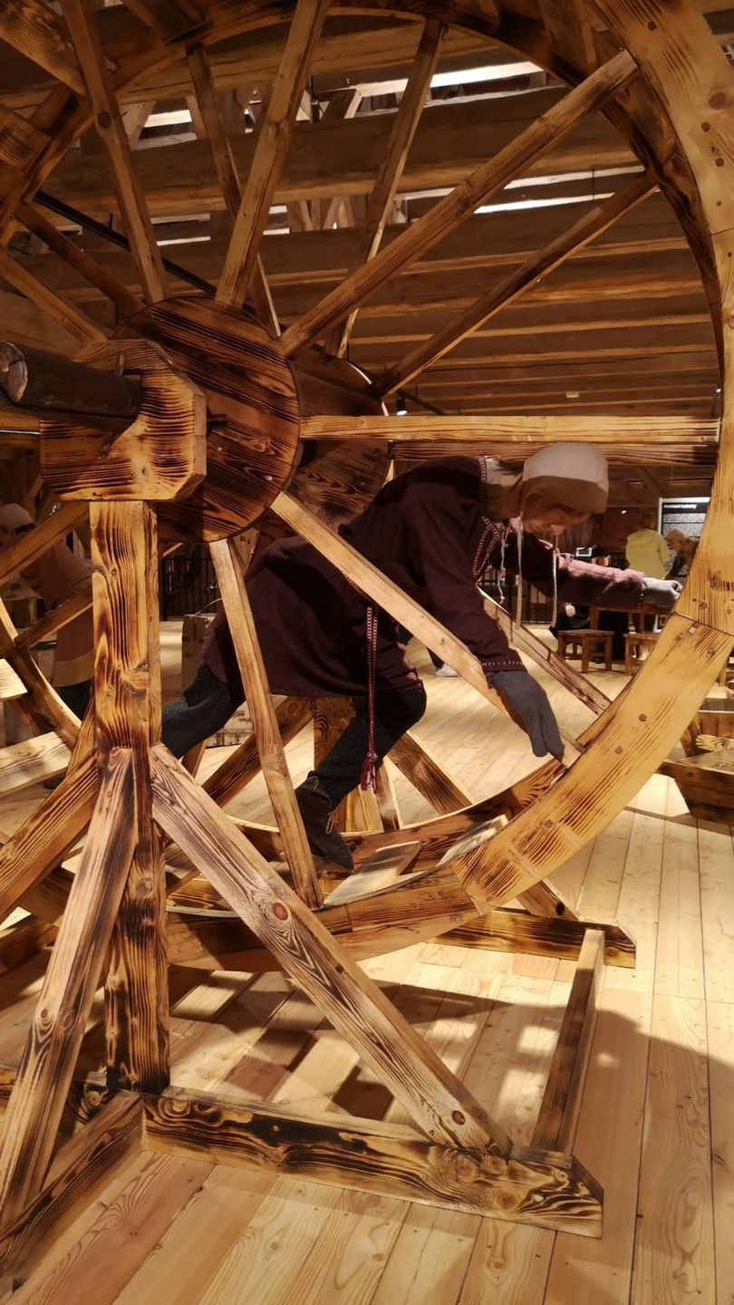 Frombork pełen jest miejsc związanych z Mikołajem Kopernikiem