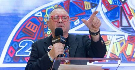 Owsiak przekazał honorarium za książkę rodzicom niepełnosprawnych protestującym w Sejmie!