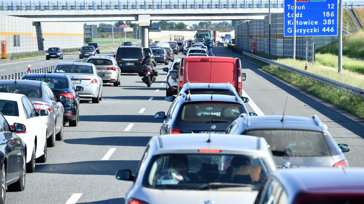 korek
Jacek Turczyk
a1, autostrada, bramki, d�ugi weekend, korek, powroty, samochody, zjazd