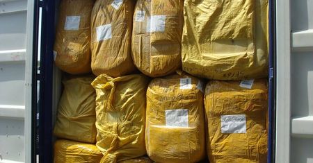 Ponad 180 ton podróbek w kilku kontenerach z Chin zatrzymała lubelska KAS