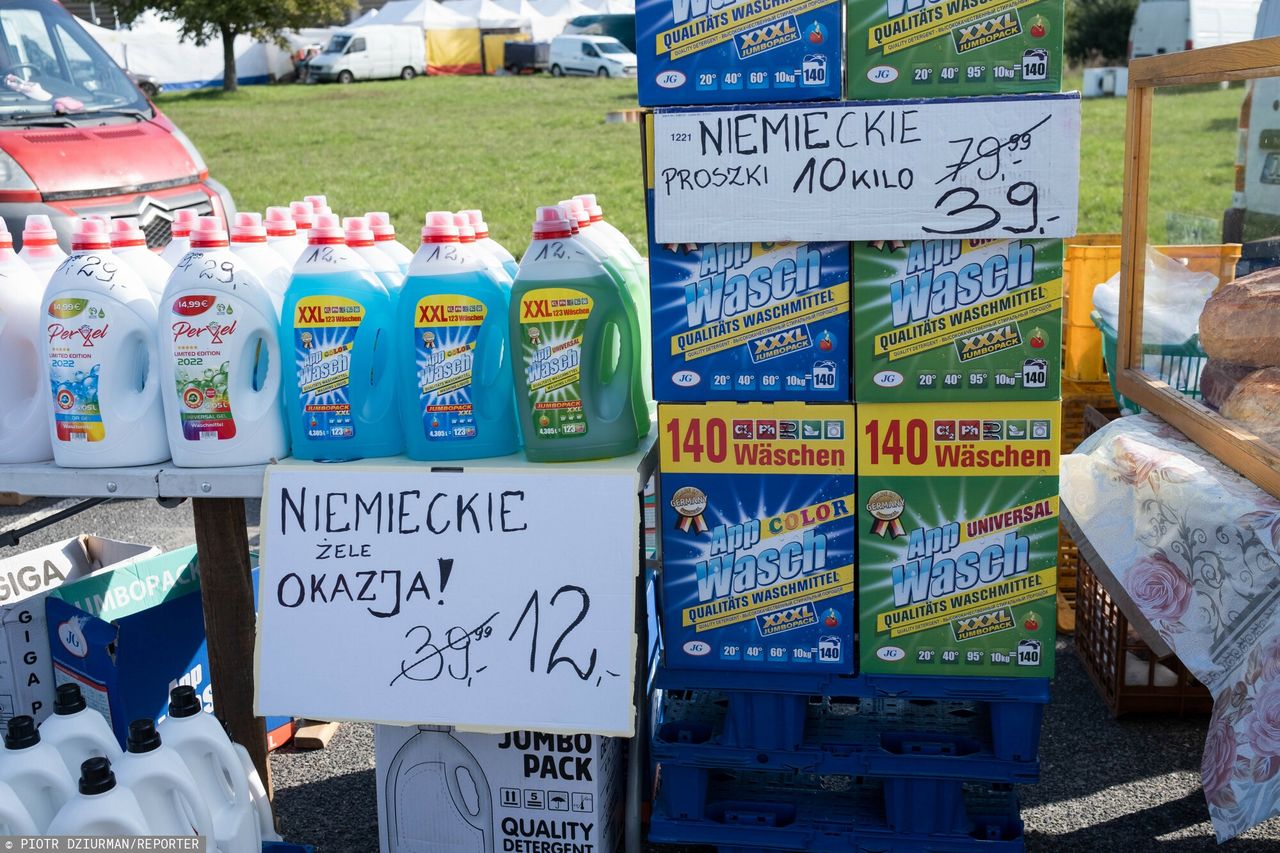 Polski proszek gorszy od niemieckiego. Prezes PiS: oszukują nas. Prawda jest inna