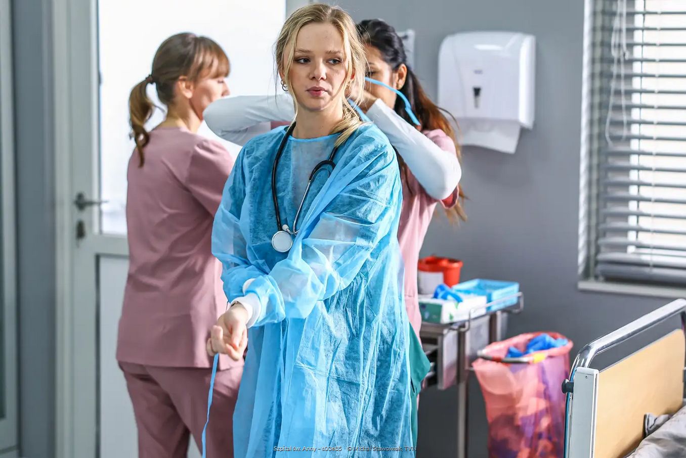 Pielęgniarka wskazuje kardynalny błąd w serialu "Szpital św. Anny". "Dla prawdziwego chirurga to horror!"