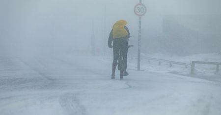 Norwegowie wychodzą przez okna. Oslo zostało sparaliżowane