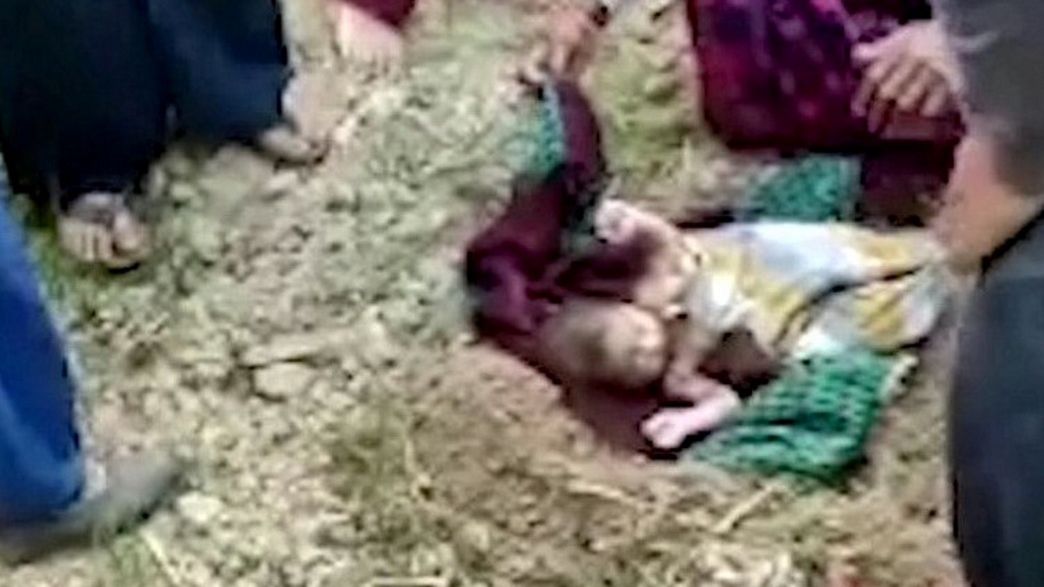 Noworodek przeżył po tym jak został żywcem pochowany na farmie.