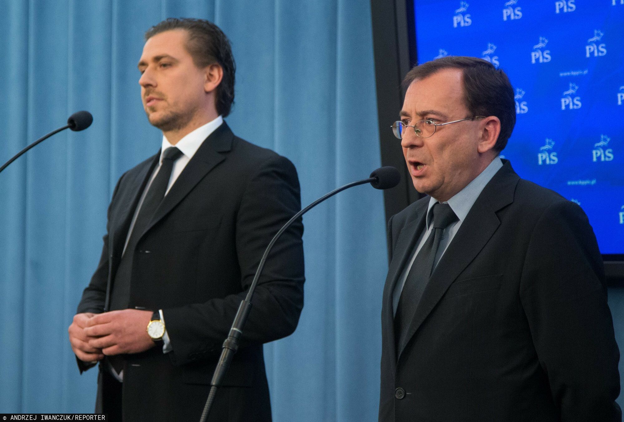 Mariusz Kami?ski i Tomasz Kaczmarek - konferencja prasowa
13.11.2013 Warszawa Konferencja prasowa wiceprezesa PiS Mariusza Kaminskiego i Tomasza Kaczmarka nt.wniosku do sejmu Prokuratora Generalnego o uchylenie im immunitetu  N/z Mariusz Kaminski /P/ , Tomasz Kaczmarek
fot Andrzej Iwanczuk/REPORTER
Andrzej Iwanczuk/REPORTER