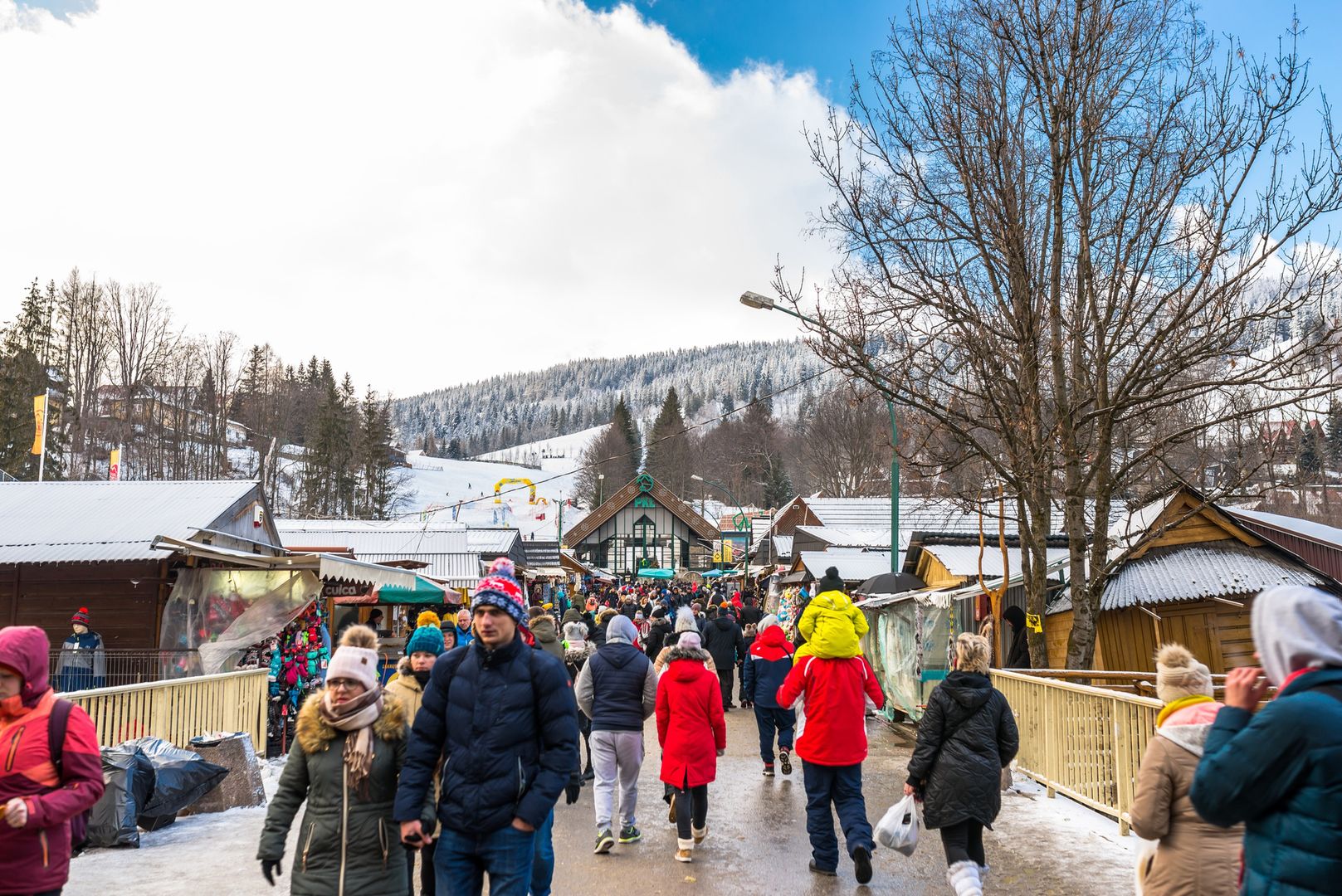 Nie Arabowie i nie Węgrzy. Teraz oni zalewają Zakopane. Słychać ich wszędzie