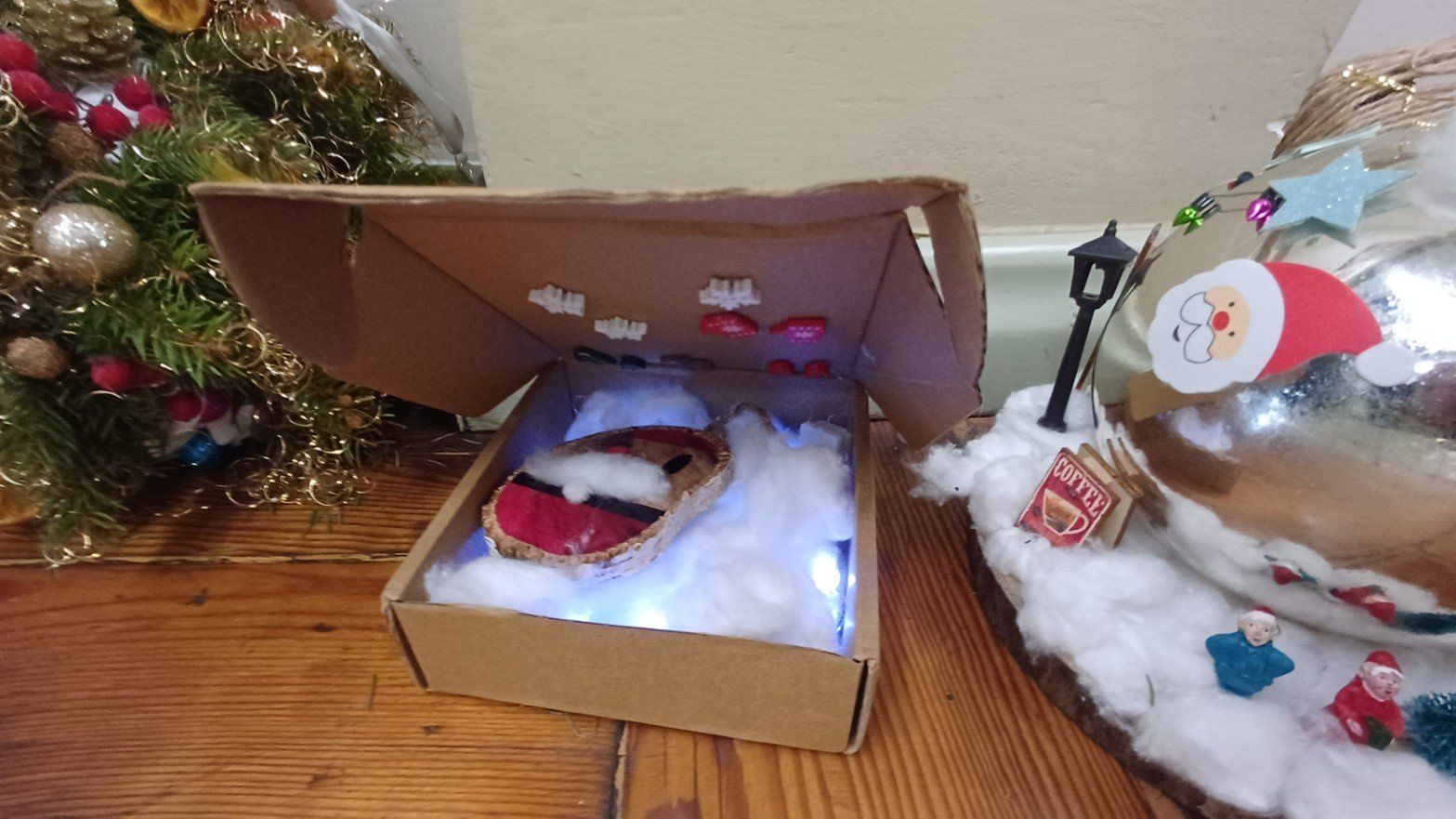 Świąteczne akcenty - choinka w Urzędzie Gminy Sławno